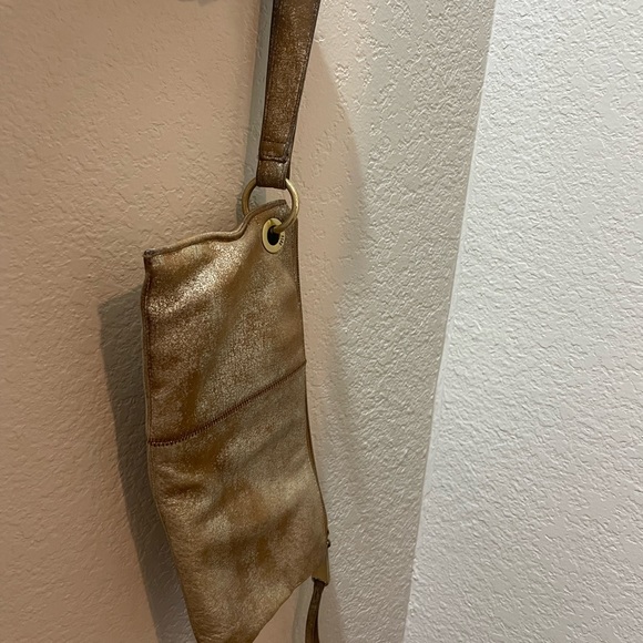 Hobo wristlet metallic gold/silver - Picture 3 of 3